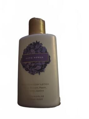 NEW Victoria's Secret Love Spell Hydrating Body Lotion 125 ml 4.2 oz New RARE
